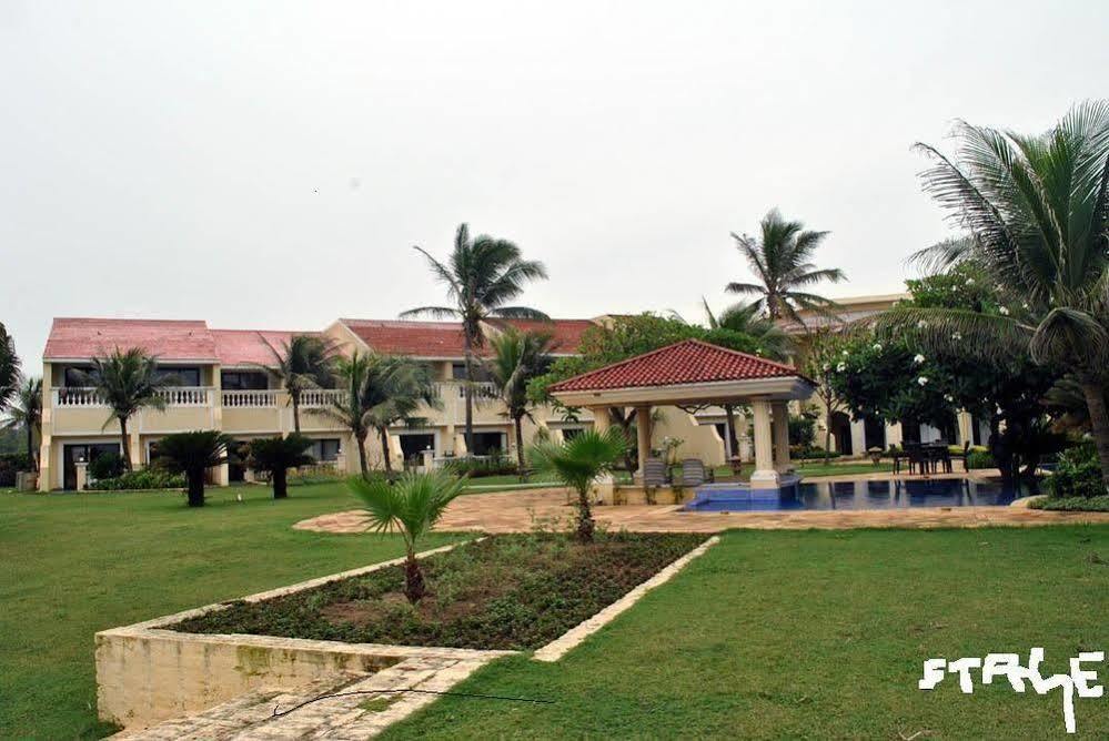 The Hans Coco Palms Puri Exterior photo