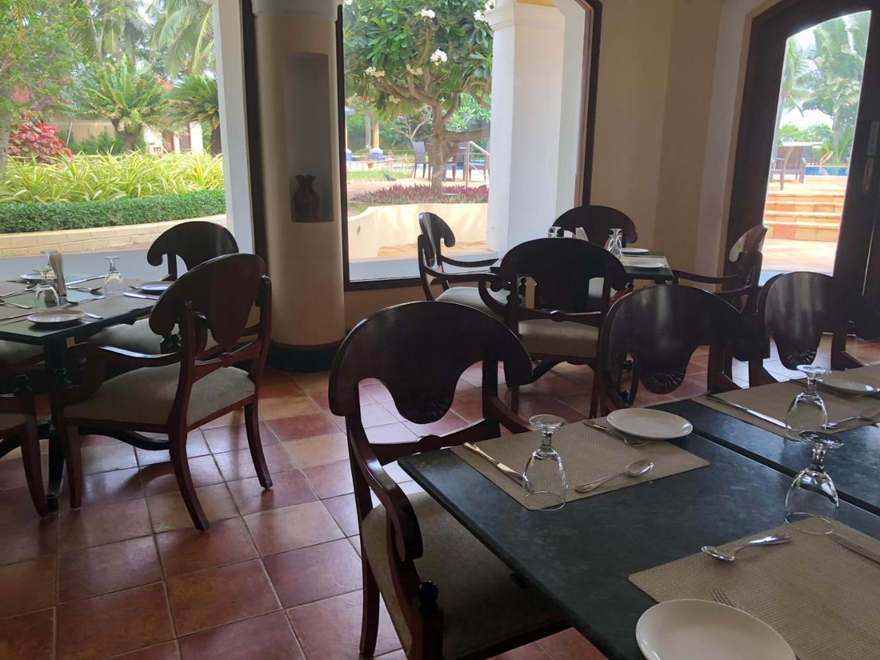 The Hans Coco Palms Puri Exterior photo
